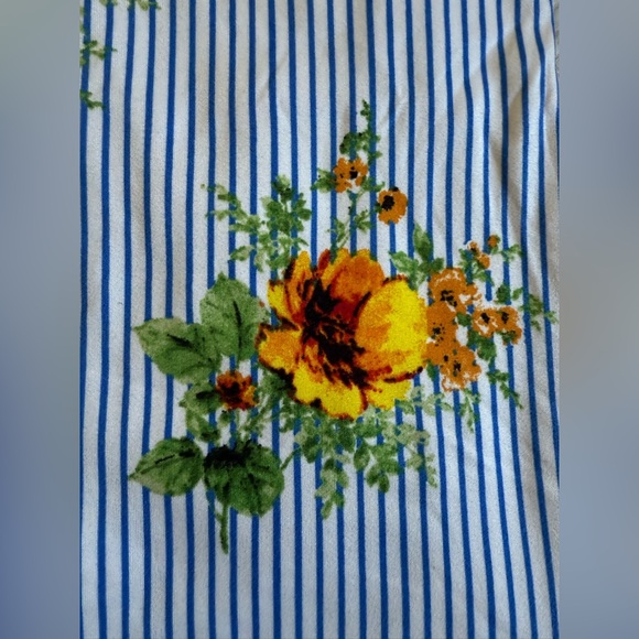 Floral Striped Sleeveless Dress - Picture 2 of 4